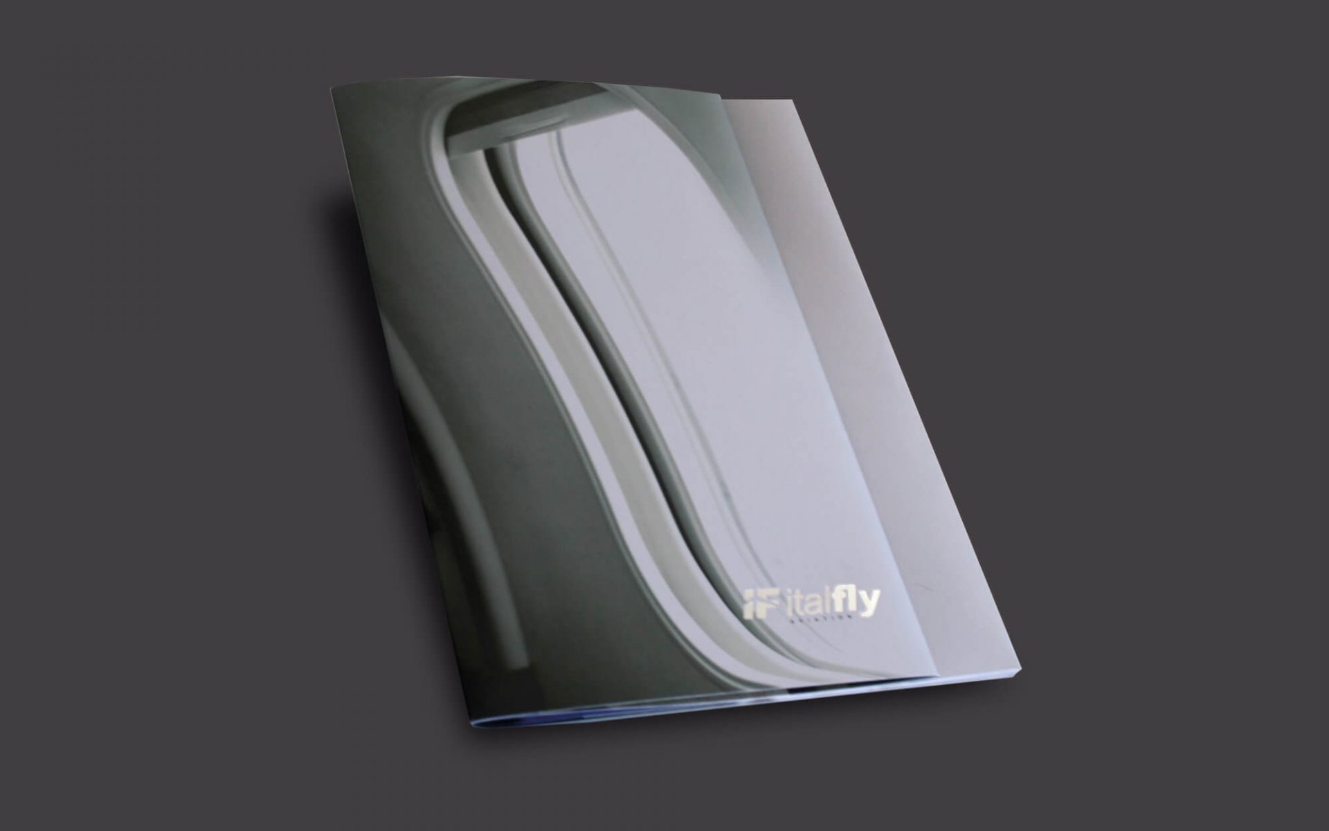 copertina dell'elegante brochure Italfly, progetto grafico diadestudio agenzia di pubblicità arco trento