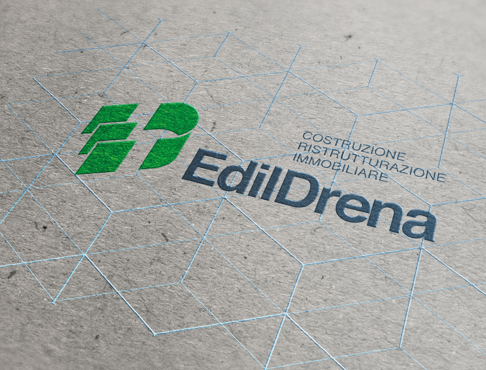 logo per impresa edile posizionato su supporto di carta naturale, e fondo personalizzato con texture brandizzata.